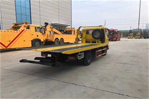 岳普湖非事故拖车